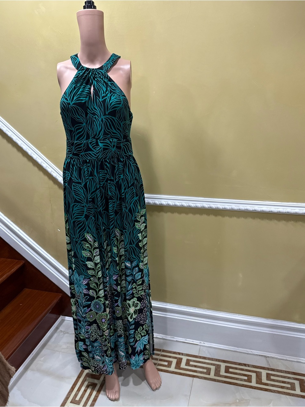 London Times Teal and Black Leaf-Print Halter Maxi Dress - Picture 5 of 9